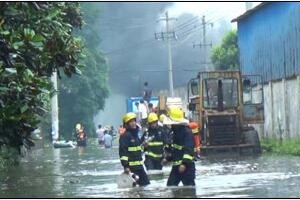 橡膠廠雨后彩虹變成黑煙大火